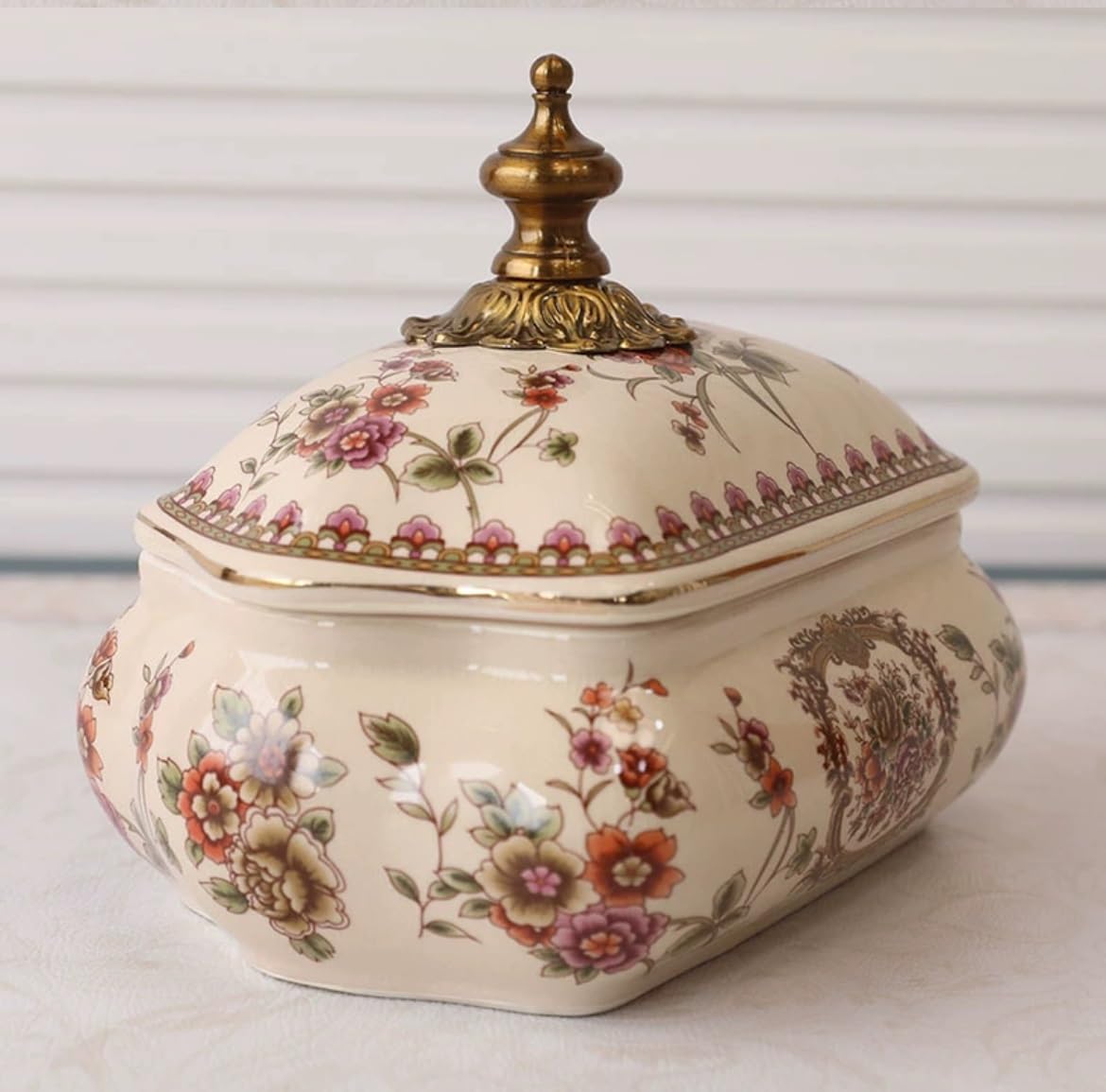 Pojemnik na cukiernicę Cukiernica z pokrywką Solniczka Ceramiczna szczelnie zamykana cukiernica Piękna wygodna i praktyczna cukiernica Miska na cukier