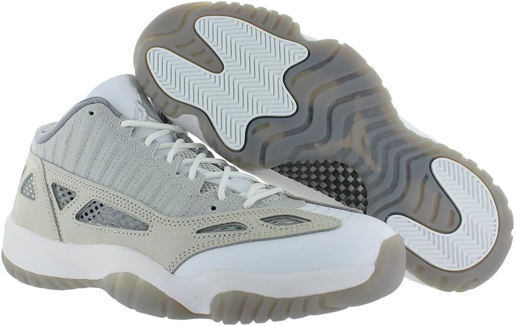NIKE Men's Air Jordan 11 Retro Low Basketball Shoe, Black