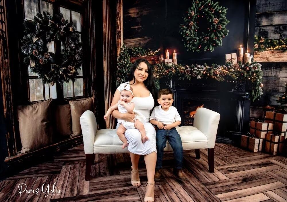 Kate Telón de fondo de Navidad para chimenea, árboles de Navidad y regalos, fondo de invierno, negro, moderno, marrón, madera, rayas, fondo de fotografía, accesorios de estudio, 7 x 5 pies
