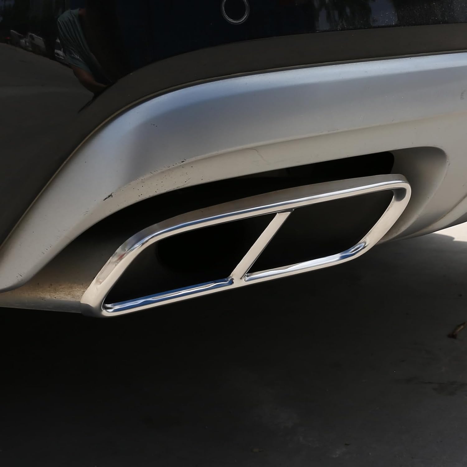 2pcs Stainless Steel Car Modification Four Out Tail Throat Exhaust Pipe Mask Trim Compatible with Audi Q7 2016 2017 2018 Models Accessories (Bright)
