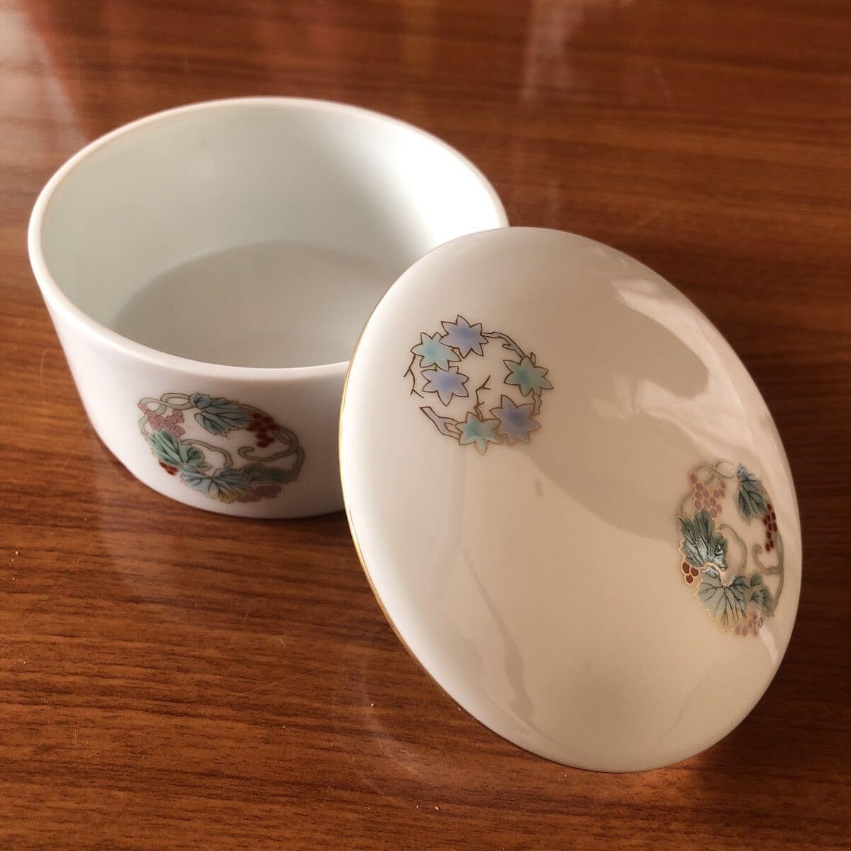 Amazon.co.jp: 深川製磁 ひめ丸紋 小鉢 花丸紋 金彩 蓋物 珍味