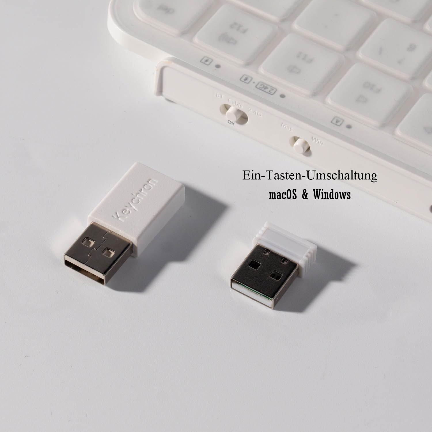 Keychron B1 Pro Ultra-Dünne Drahtlos-Tastatur, 75% DE-ISO-Layout 3 Moden 2.4GHz/Bluetooth/Wired ZMK-Customisierung Scherefuß-Tastendesign Tastendämpfung kompatibel mit Windows/Mac, Weiße