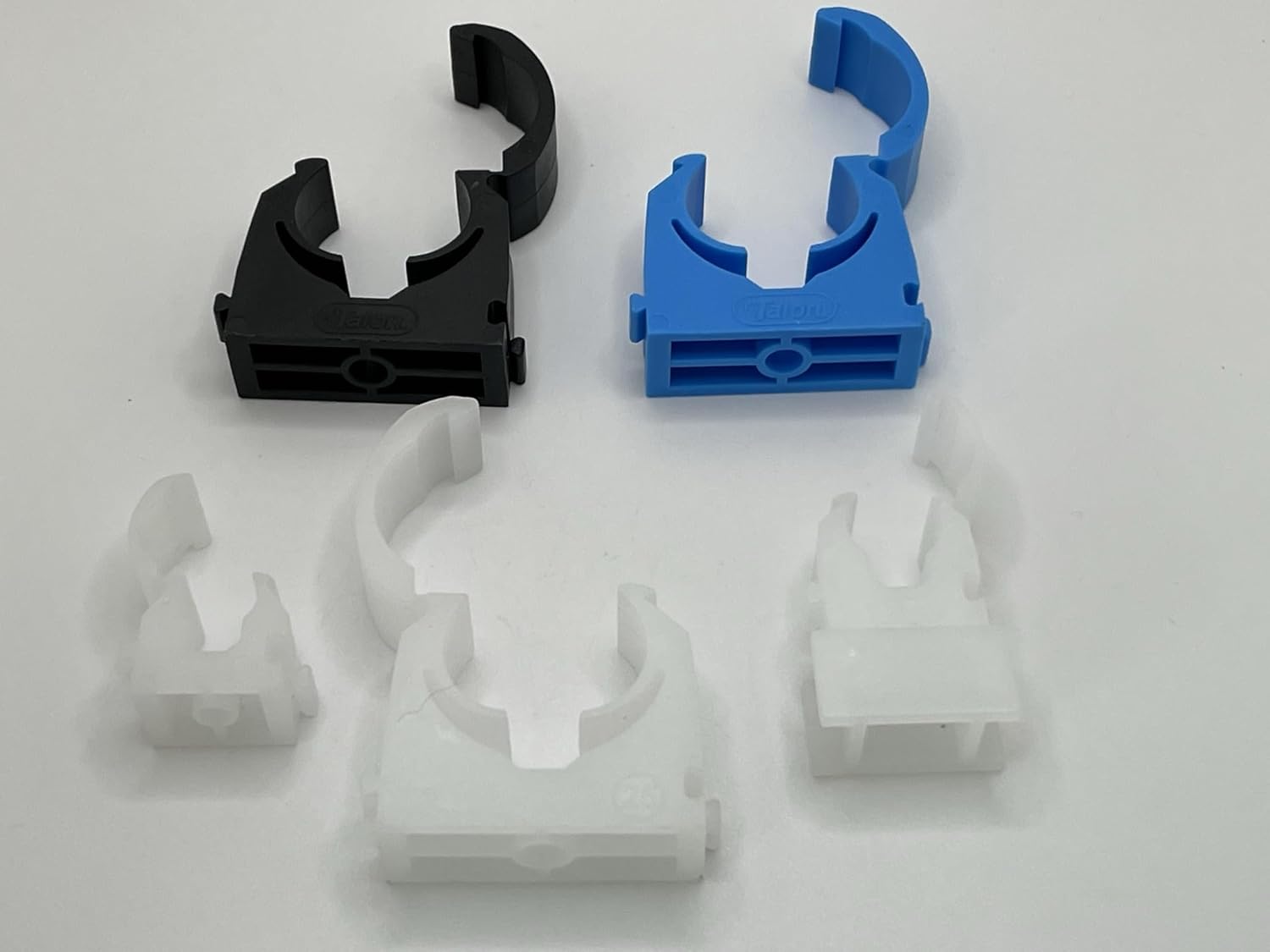 Plastic Interlocking MDPE Hinged Pipe Clips Blue, Black or White Pack