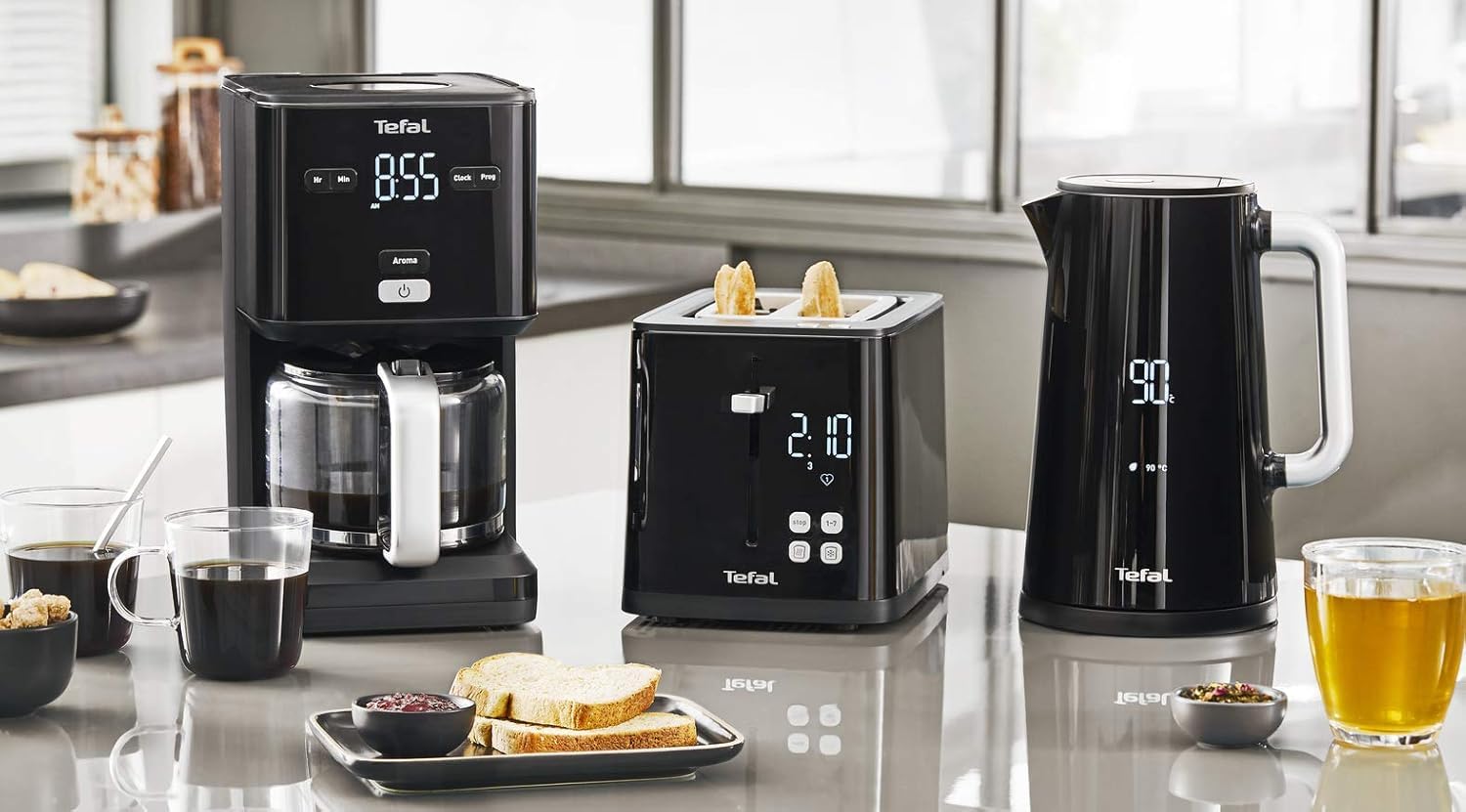 Tefal Digitaler Edelstahl-Toaster – Für perfekt gebräunte Toastscheiben auf Knopfdruck, 7 Bräunungsstufen, Favoritenfunktion & Digitalanzeige, gleichmäßige Hitze, Auftaufunktion & Design für Genießer