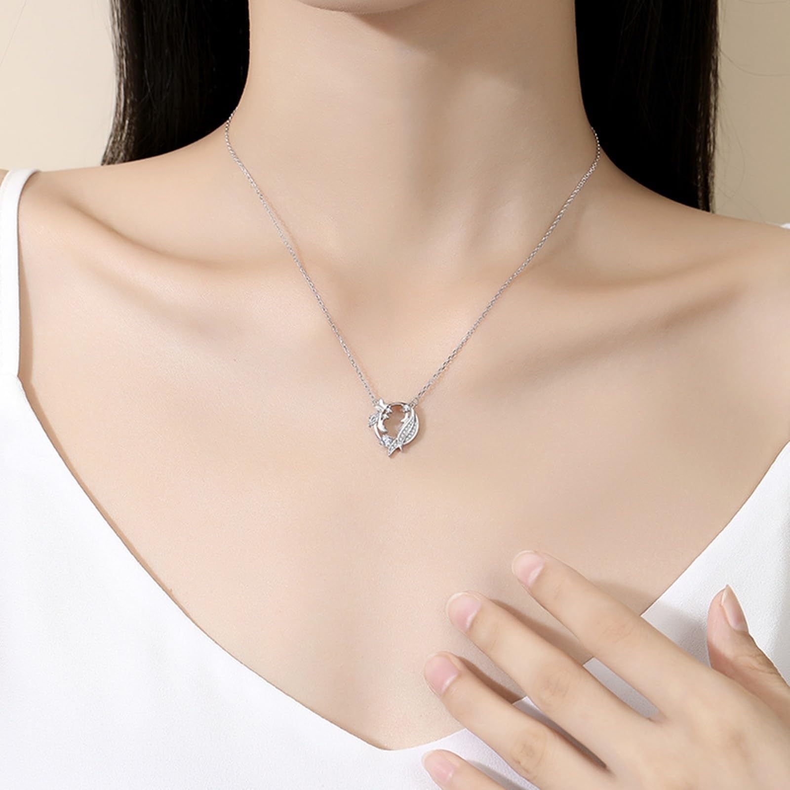 Collar de mariposa dorado con moissanita para mujer, collar de oro simple con colgante de mariposa de ala para cumpleaños