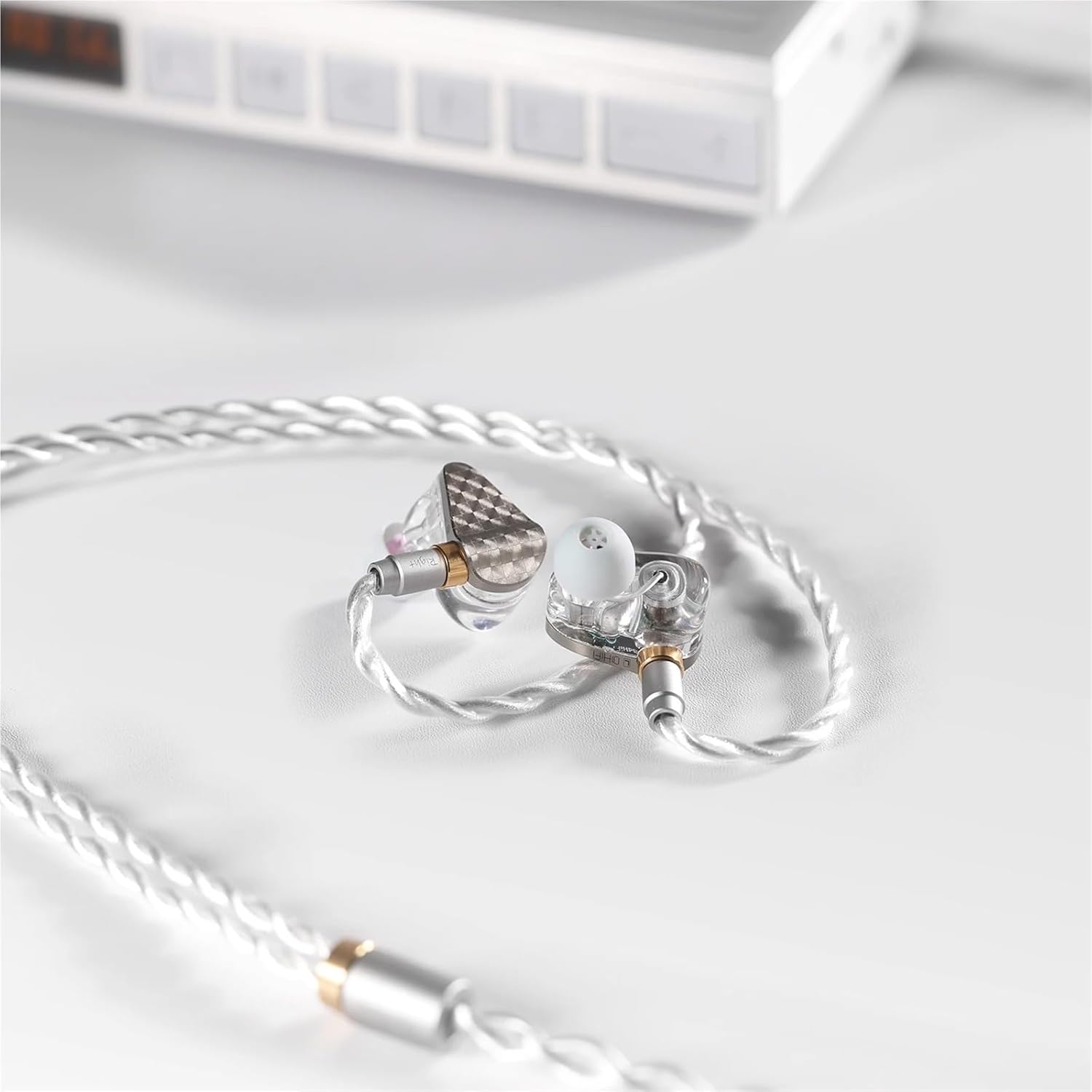 E14D (Surface) 1DD + 4BAs Hybrid Driver HiFi in-Ear Earphones Stock with 4.4mm Balanced 0.78 2Pin Earphones Cable