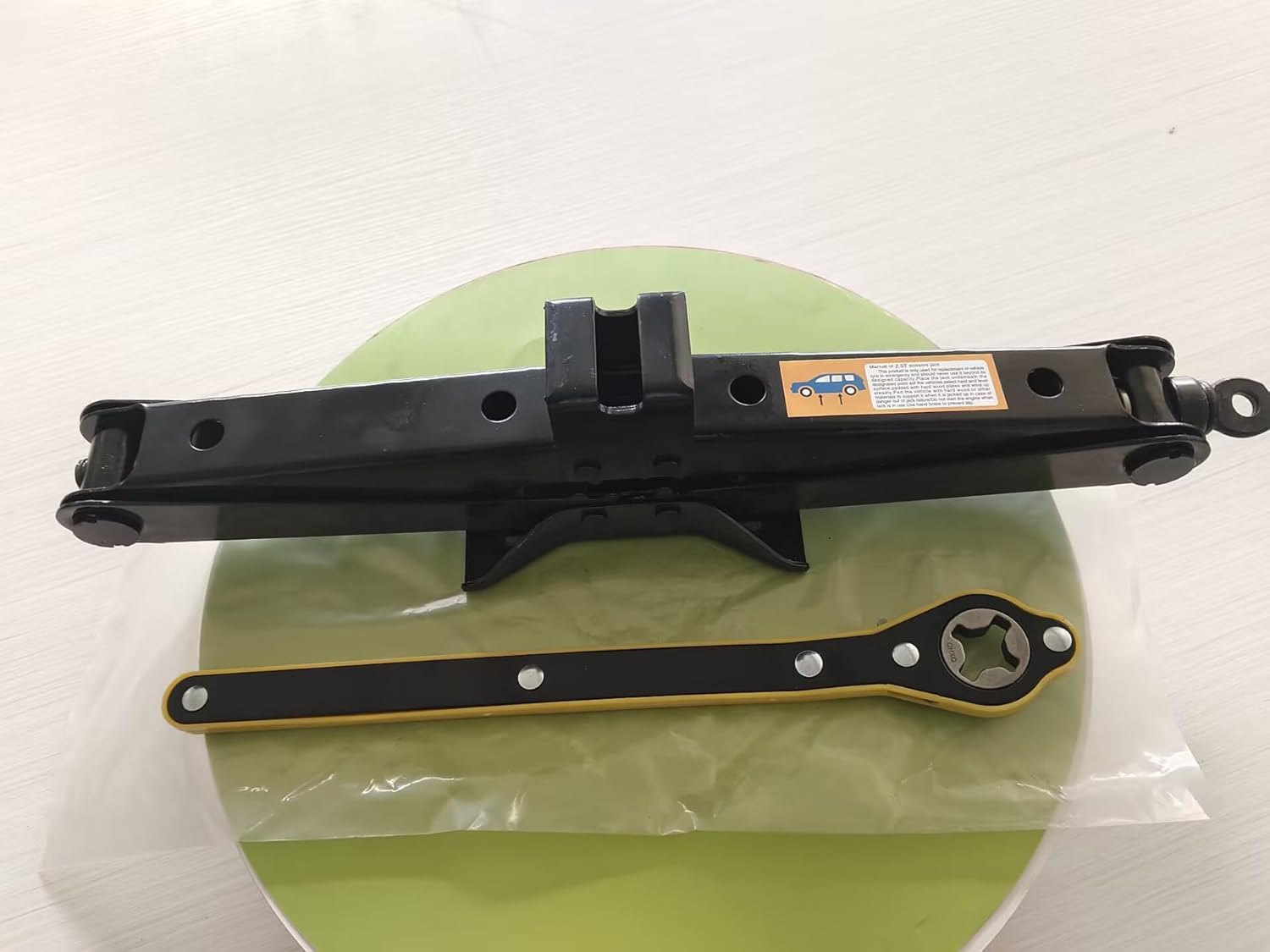 2 Ton Universal Scissor Lift Jack Kit - Portable Thickened Steel Floor Jack with Wrench, Max Height 39cm, Heavy-Duty Car Jack for Cars, SUVs, MPVs & Other Vehicles (Black)