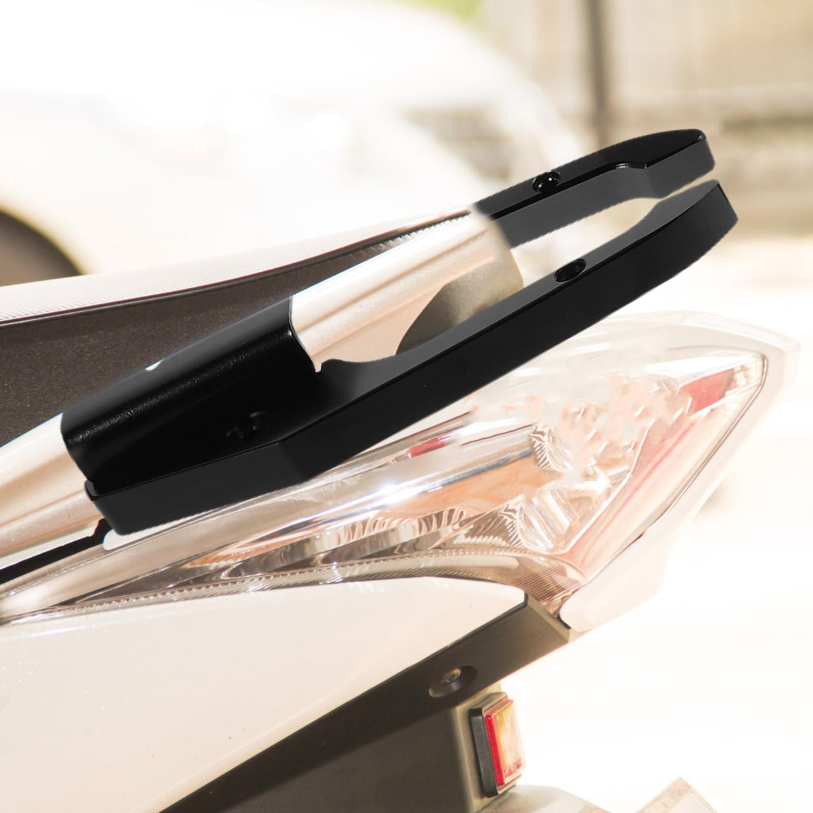 Maniglia Posteriore e Barra di Sostegno per Sedile Passeggero Moto 125 M3, Realizzata in Alluminio, Compatibile Viaggi Lunghi e Montaggio Facile