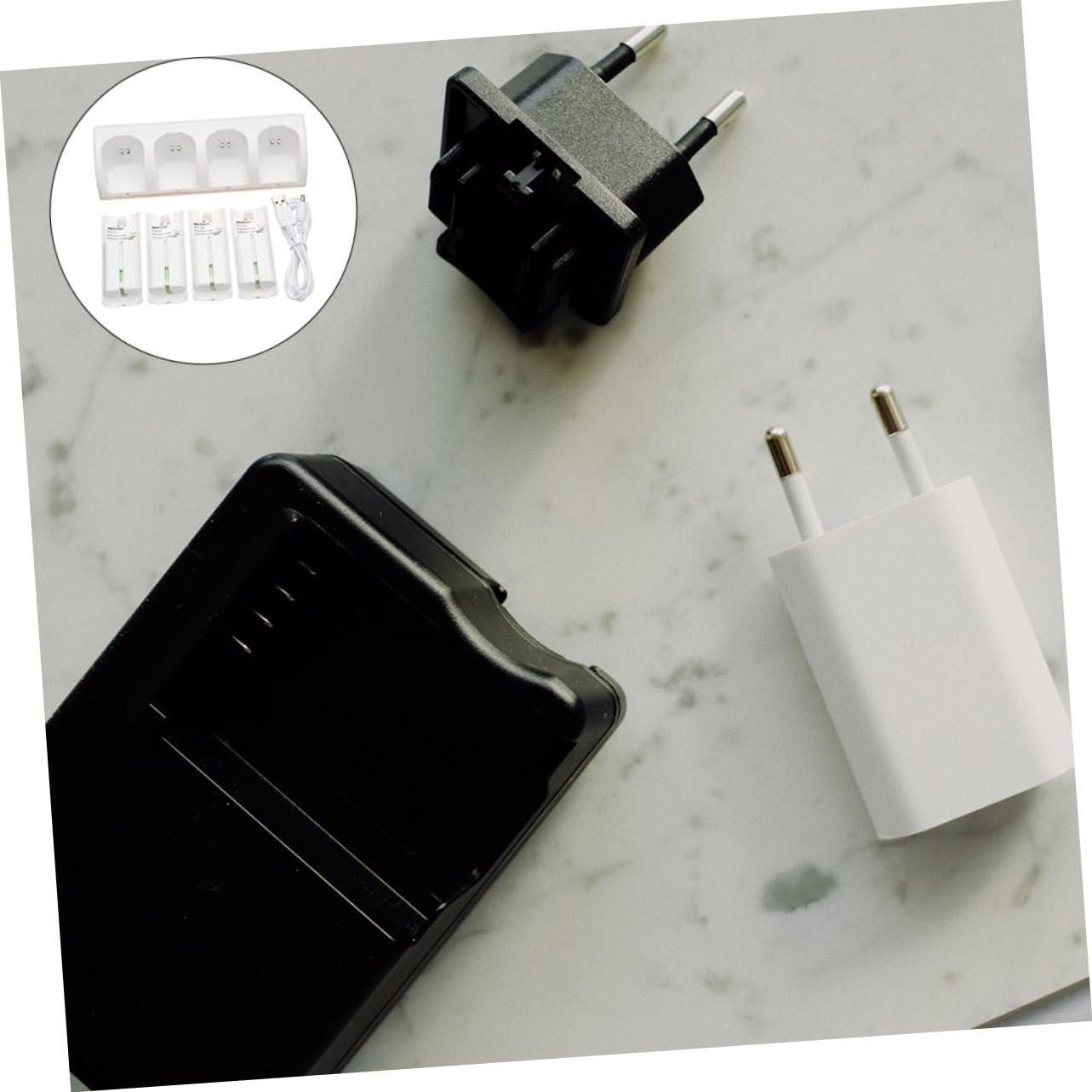 Chargeur de Batterie Blanc à 4 Emplacements, 1 Set