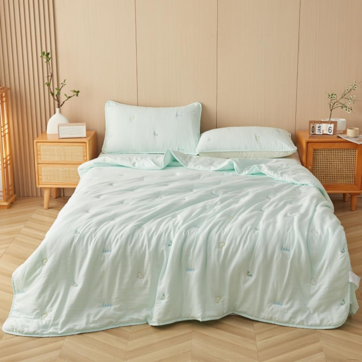 KIJyfgTR Plain-coloured Quilted Bedspread Embroidered Double-sided Quilted Microfibre Bed Blanket (blanket Only)