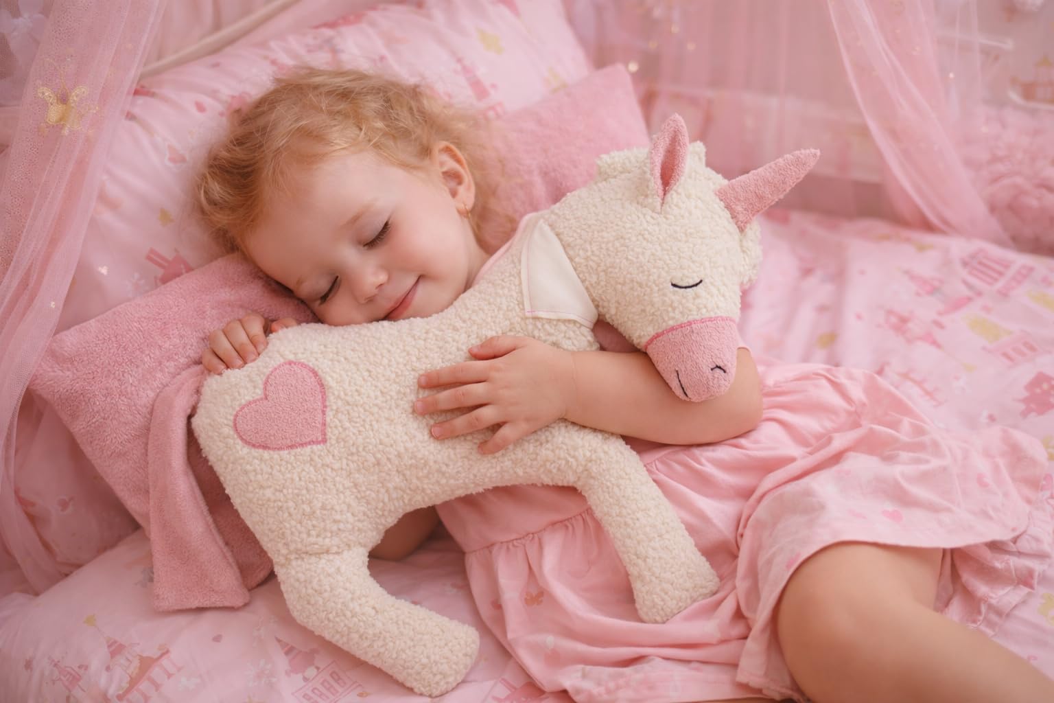 Efie XL Einhorn mit Herz, Bio Spieltier und Kuschelkissen, kontrolliert biologischer Anbau (Organic), Made in Germany, GOTS Zertifiziert