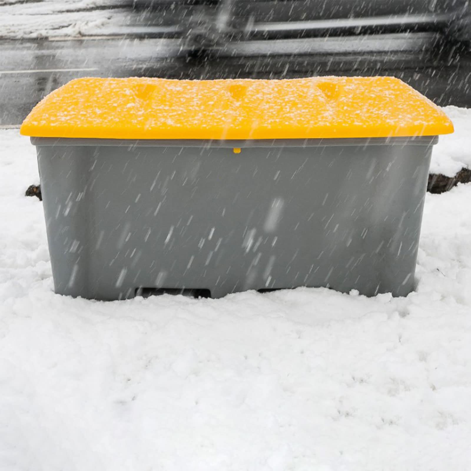 Streugutbehälter 200 Liter orange-grau - Streusalzbehälter bzw. Streubox für Streugut wie Salz, Splitt und Granulat. Kann auch nach dem Winter auch als Lagerbox benutzt werden