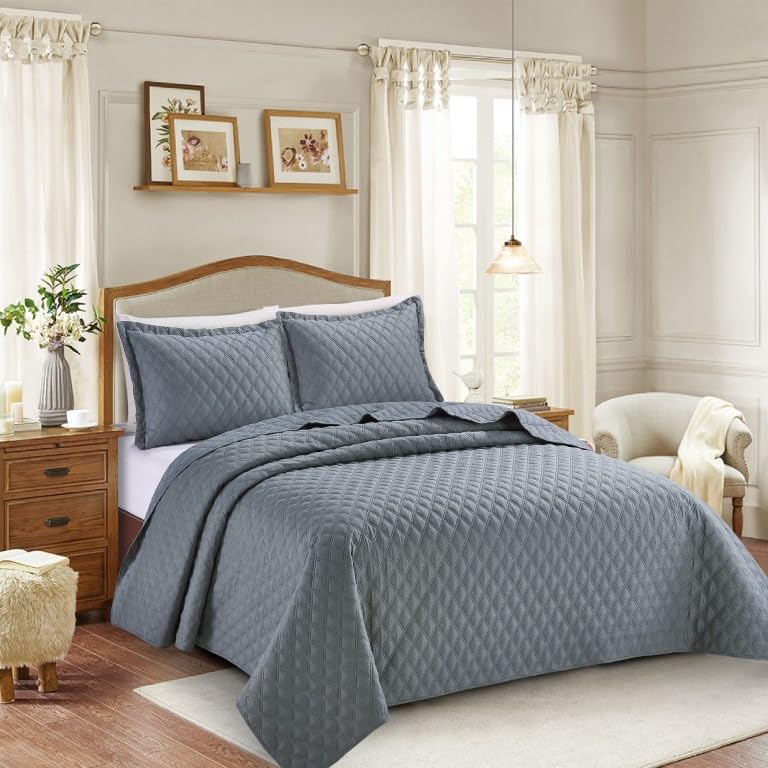 BQC Luxury Quilted Bedspread Bed Throw Comforter Embossed Pattern Machine Washable 3 Pcs Inspiration Bedding with 2 Pillow Cases (Super King, Grey)