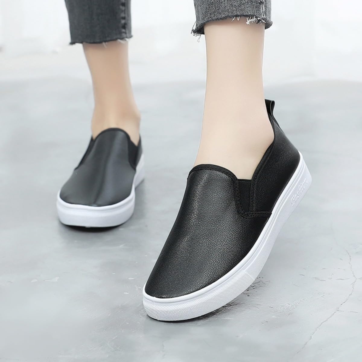 Zapatillas casuales de piel para mujer