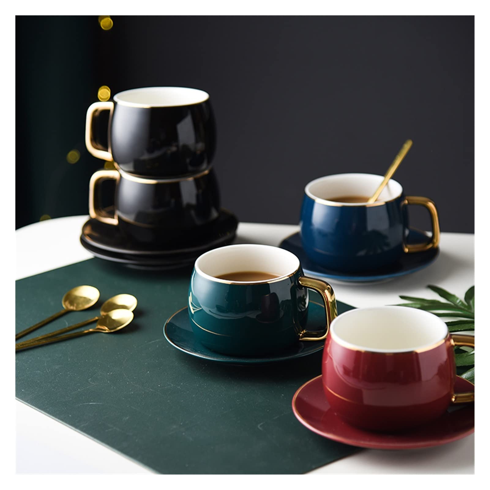 Tazze Caffe Modern Design Porcellana Tazza di caffè e piattino Ceramica semplice Tazza semplice Light Luxury Espresso Drinkware for il tè Set Tazzine Caffè (Color : Red)