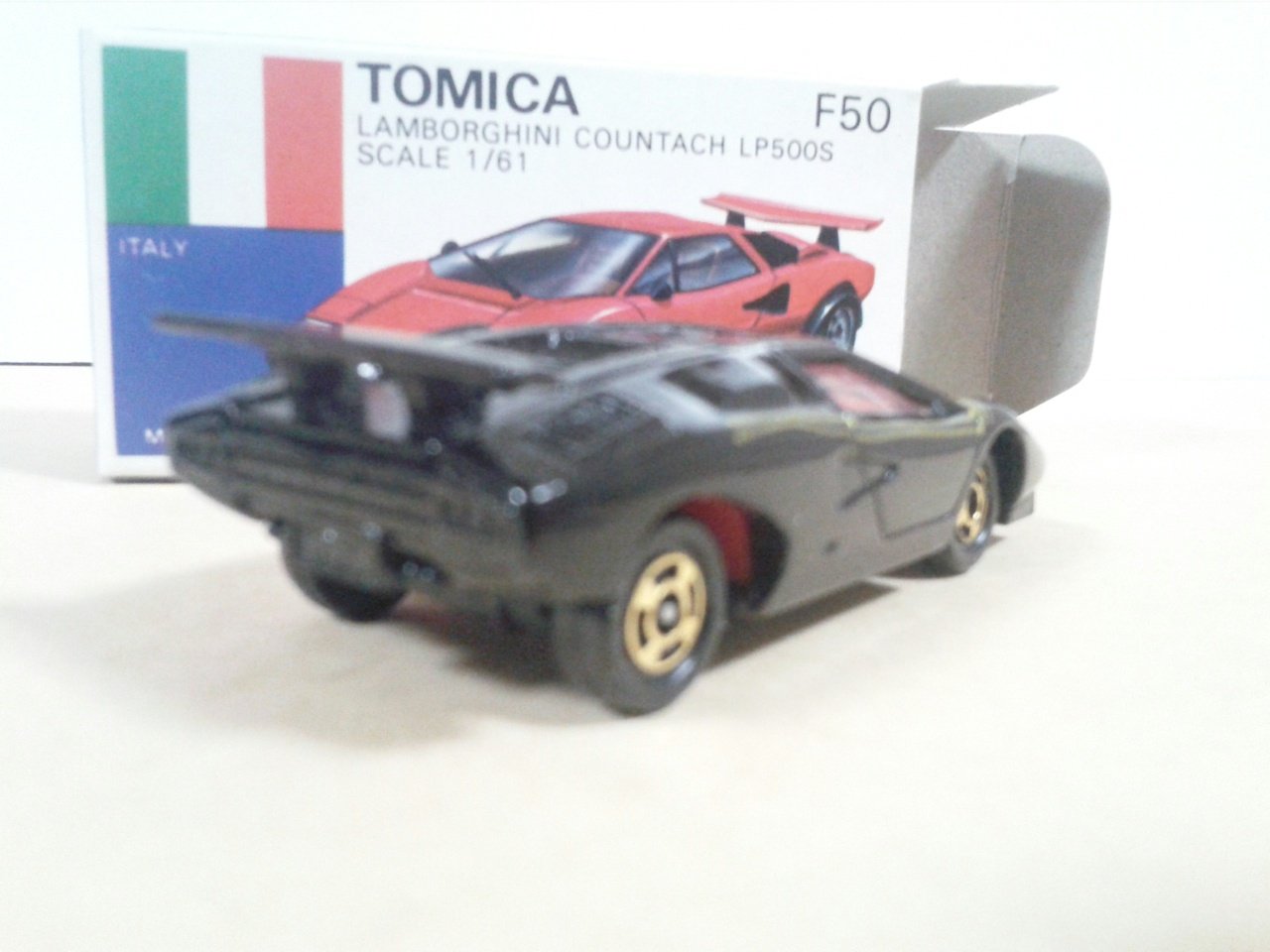 Amazon | トミカ 青箱 F50 ランボルギーニ カウンタック LP500S 1/61 