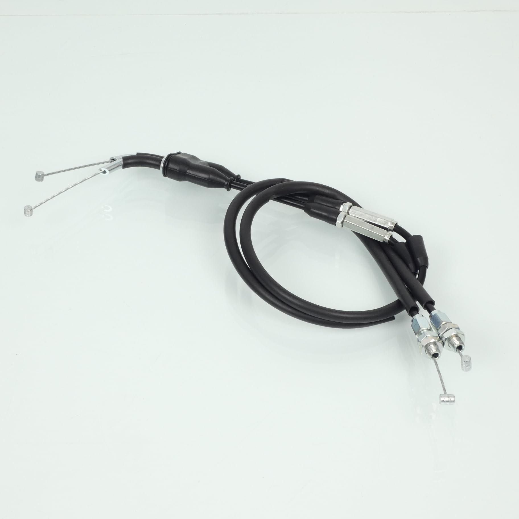 Cable de acelerador para disfrutar de tu Suzuki 650 Sv S en rutas de montaña 4