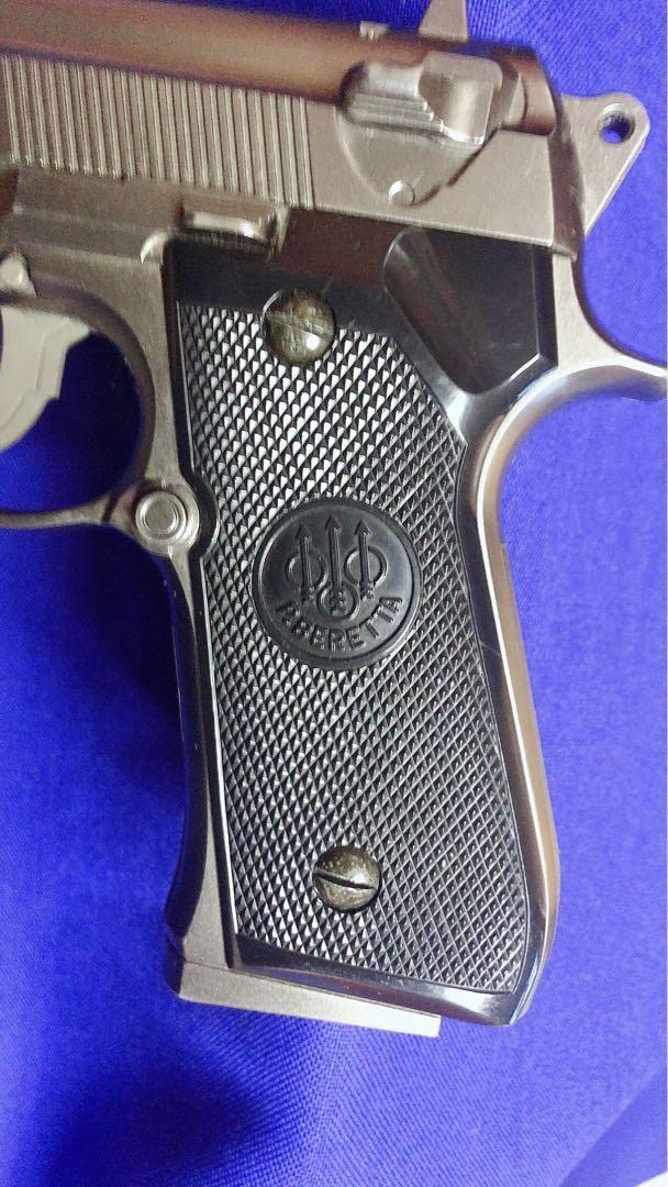 値下げ最終❗️東京マルイベレッタ美品です❗️９２Ｆステンレスモデルオーバーホール済み タナカ ベレッタ 92SB-F ハリウッドバージョン エボリューション