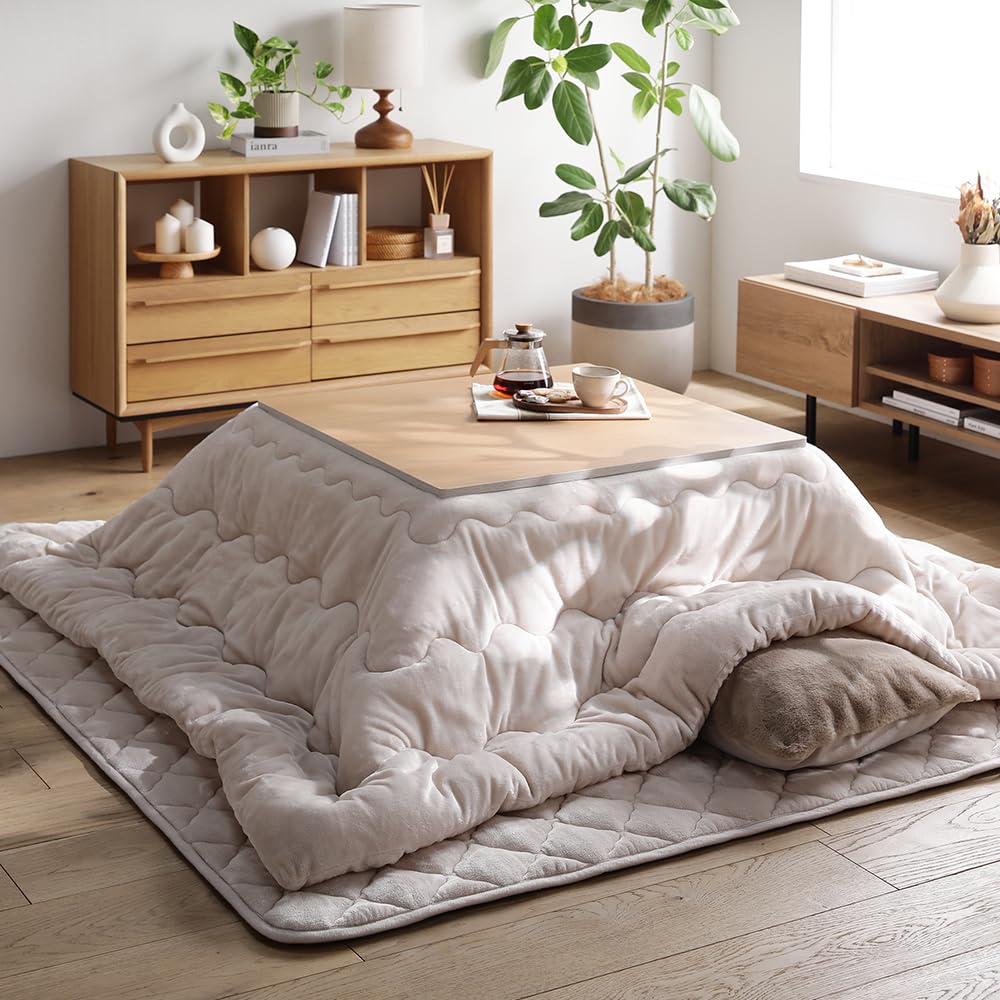 【新品】こたつ掛け布団2点セット（掛け布団・ラグ） Amazon.co.jp: RASIK こたつ布団 2点セット (掛け布団：正方形185