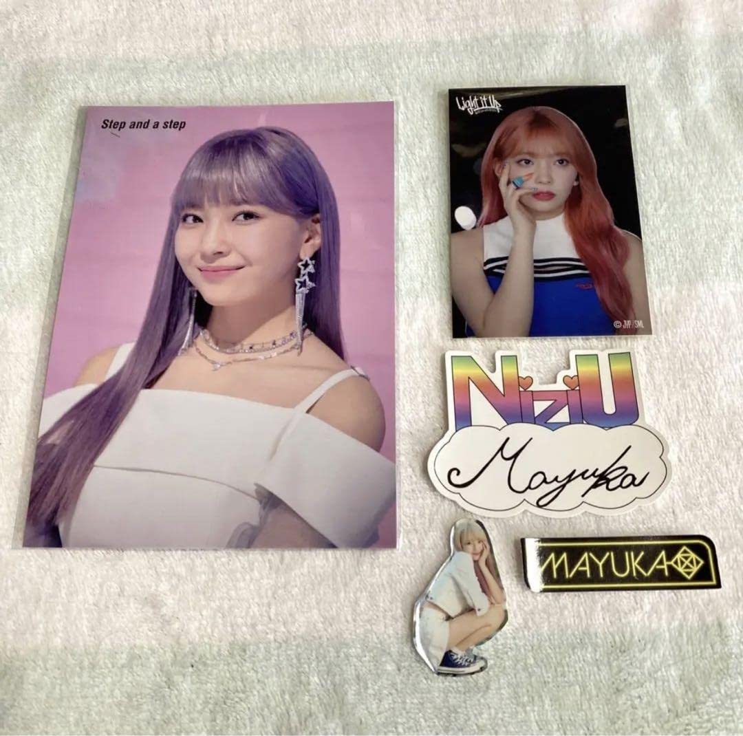 NiziU マユカ グッズセット おまけ付き Amazon.co.jp: ◯NiziU マユカ 公式グッズセット◯ : おもちゃ