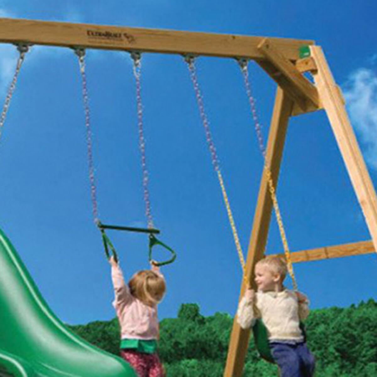 Barra de trapecio Heavy Du con anillos de gimnasio verdes – Juego de columpios de parque infantil para niños, ideal para diversión al aire libre, actividades de entrenamiento de equilibrio