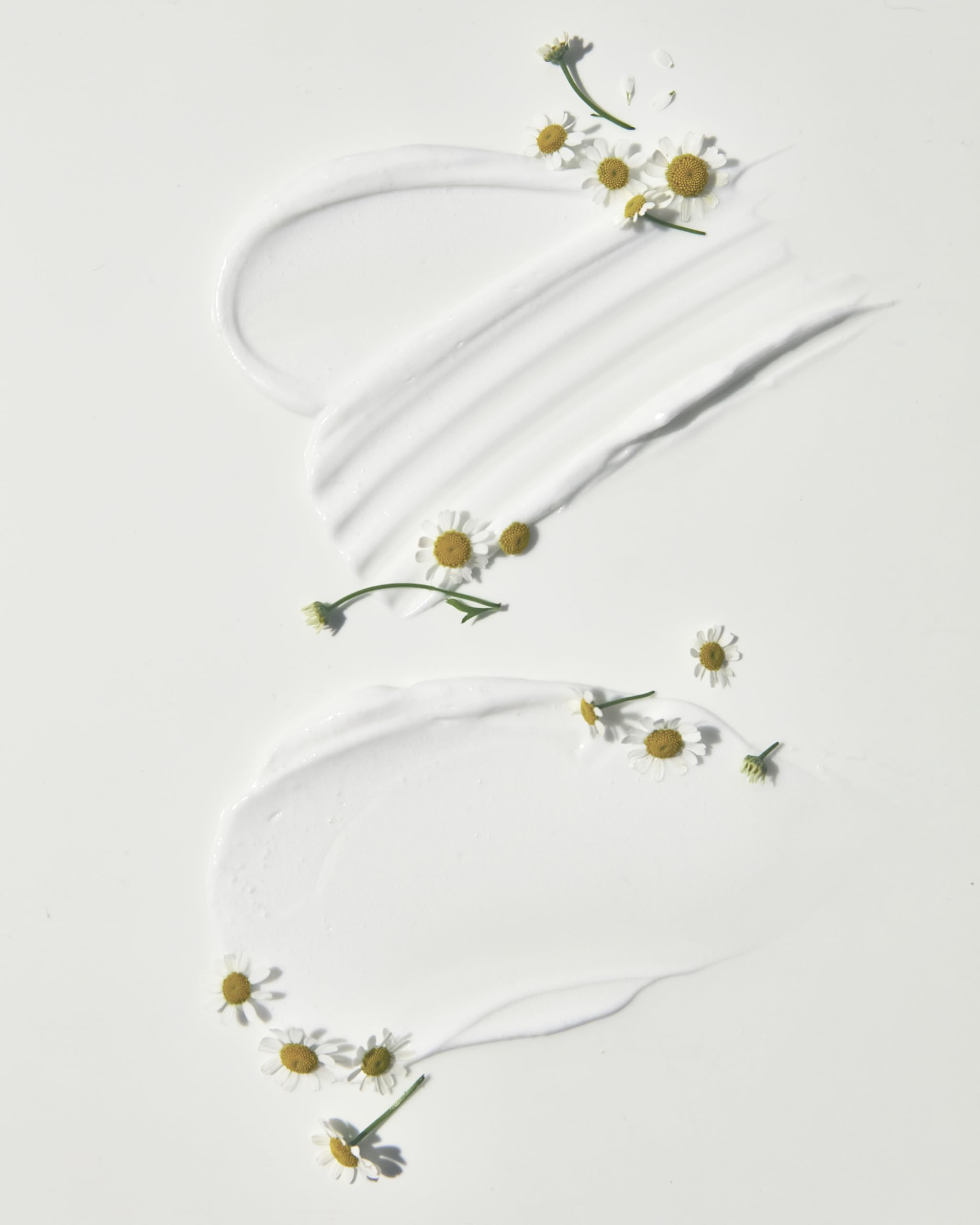 MALIN+GOETZ Chamomile Shave Cream | Nourishing Shaving Cream with Wild Moroccan Chamomile, Shea Butter, Glycerin + Squalane | Smooth + Close Shave for Face + Body | Vegan + Cruelty-Free (5 Fl Oz.)
