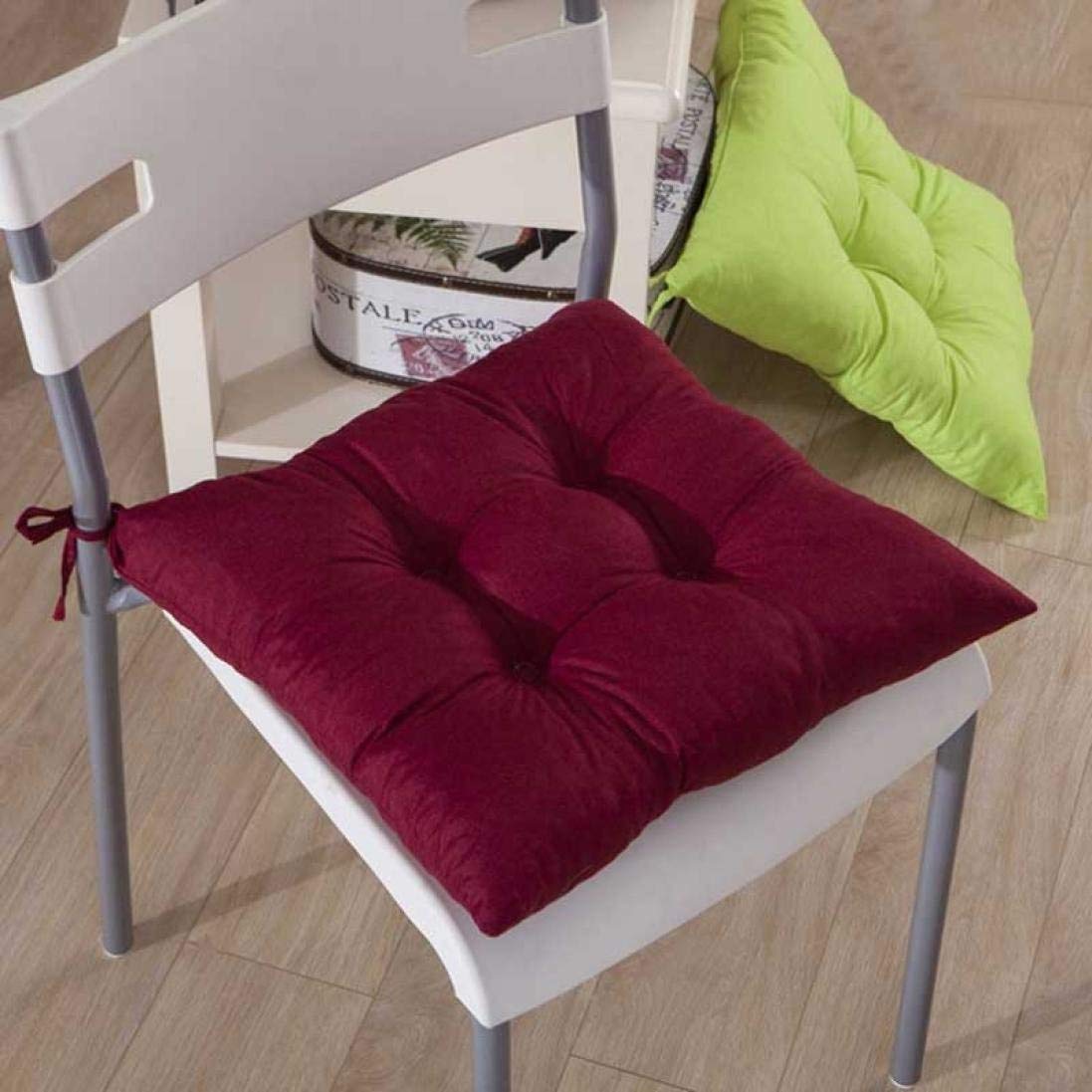 Coussin de cuisine et jardin couleur vin rouge pour sublimer vos repas