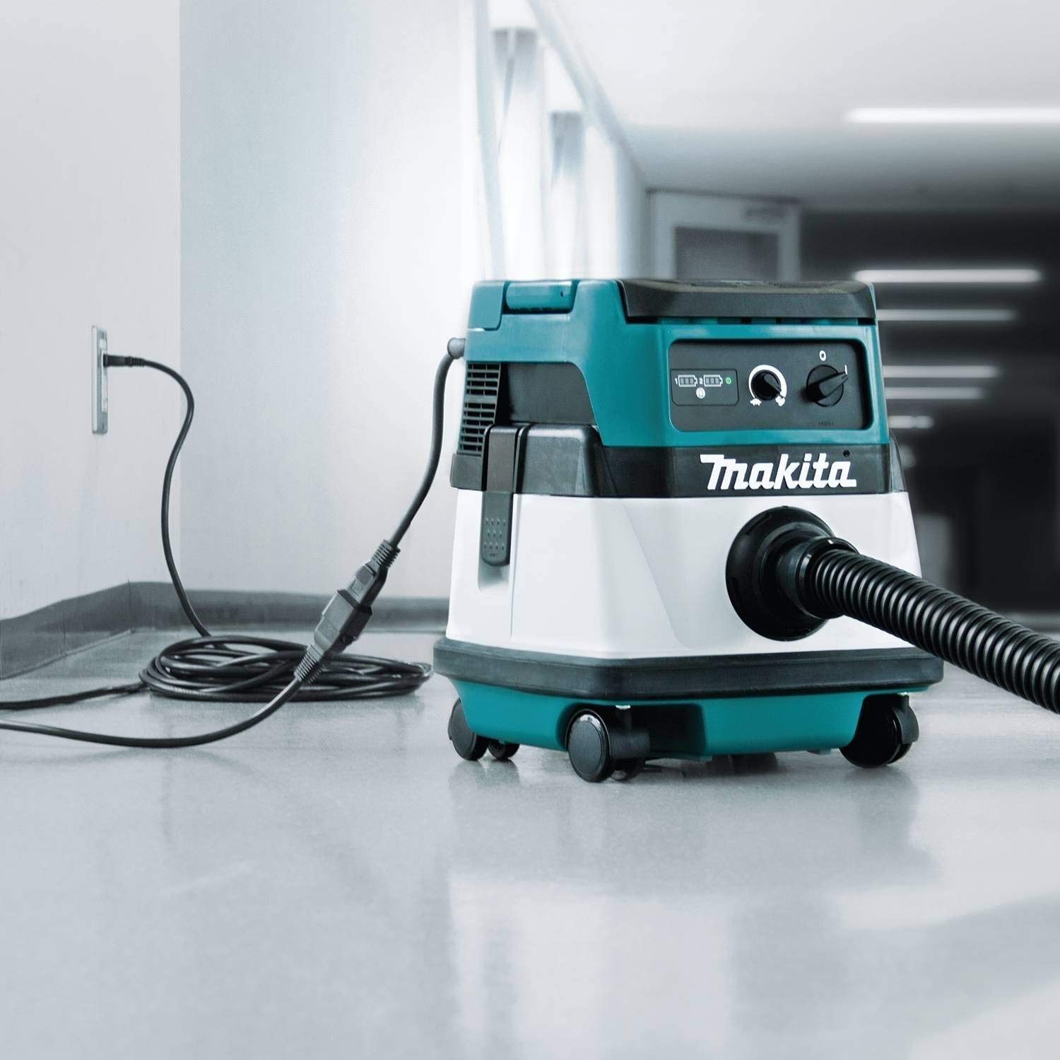 Makita XCV04Z 36V (18V X2) LXT®/Corded 2.1 Gallon HEPA Filter Dry
