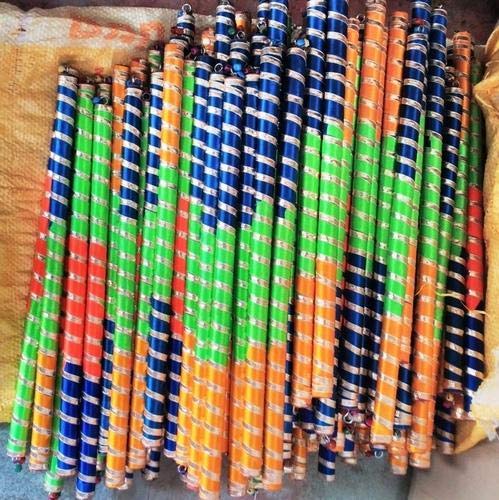 Dandiya Sticks (Garba/Navratre Dance) - Madera y cinta de satén (aprox. 15-15 1/2 pulgadas), en packs de 10 pares miniatura 3