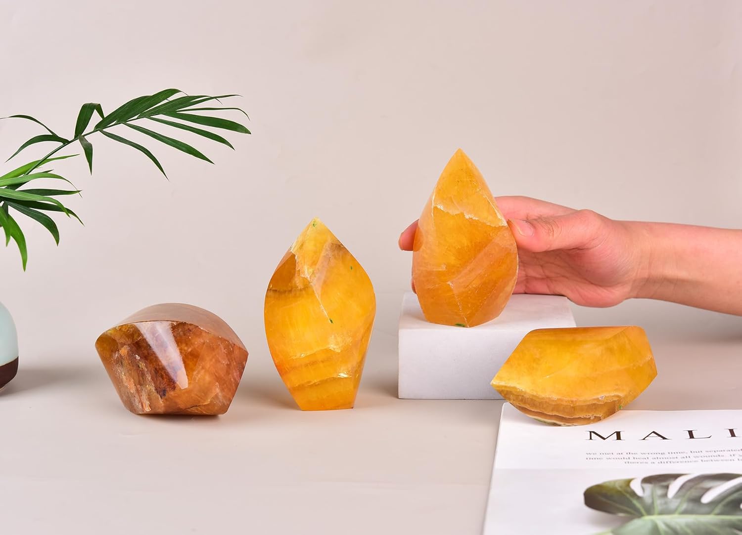 AMOYSTONE Small Flame-Shaped Orange Fluorite Tower with Spiral Point Design - Golden Orange Healing Crystal Decor forHome, Office, Meditation (0.6-1 LBS)