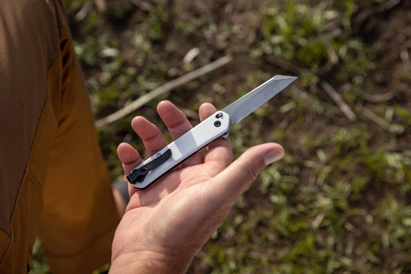 Gerber Scyzoryk z klipsem do paska, Spire, ostrze ze stali nierdzewnej 440A w stylu odwróconego tanto z aluminiowymi łuskami rękojeści, flipper ze wspomaganiem otwierania, długość ostrza: 7,4 cm