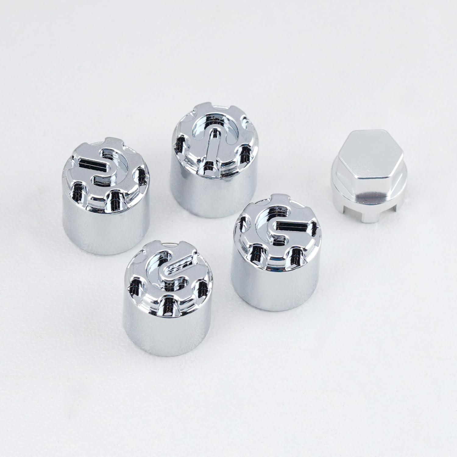 DJX 4PCS Aluminum M4 Wheel Nut Center Cap Locking Hubs w/Tool for 1/10 RC Crawler Traxxas TRX4 Axial SCX10 90046 D90 Redcat Gen7(Chrome)