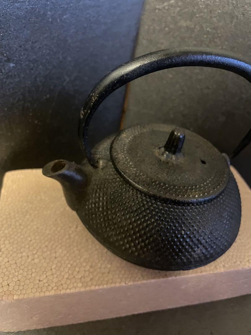 アンティーク 鉄瓶 急須　南部鉄器 記念品 南部鉄器 砂鉄製鉄瓶 | 南部型 波千鳥 | 1L | 薫山工房