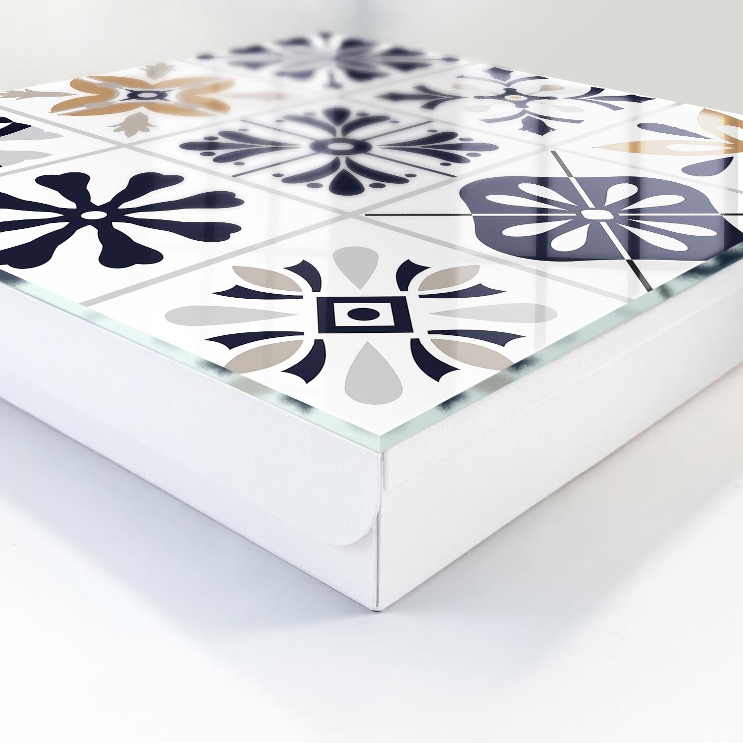 Tulup Armario de Llaves 30x30 cm | Blanco | Derecha | Montaje en Pared | Patrones geométricos | Kit de Montaje Incluido | Frente Decorativo de Cristal | Organizador | de Metal | 50 Ganchos