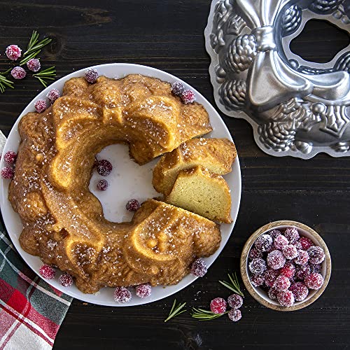 Nordic Ware Forma platinada em formato de guirlanda para festas de fim de ano