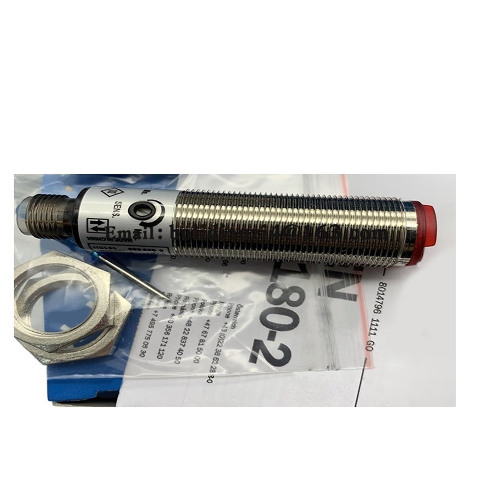 Capteur VTB180-2N42412 cylindrique pour détection industrielle M18