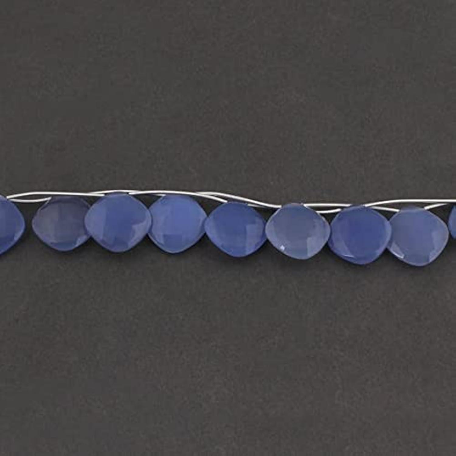 Lavender Chalcedony Faceted Cushion Beads : gemmes précieuses de haute joaillerie