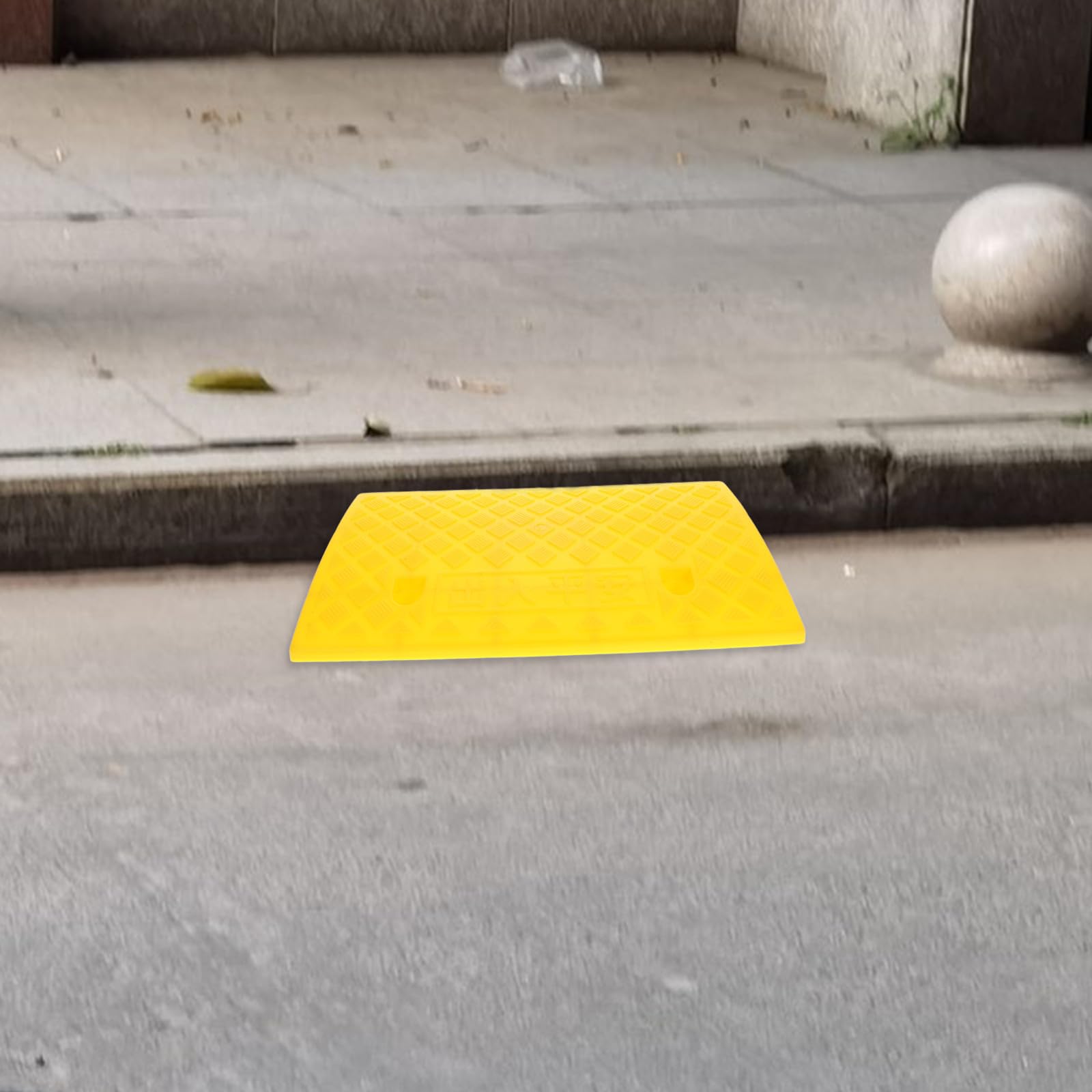 Rampa Tamaño 50x27x9 Cm de Plástico Antideslizante Resistencia Presión para Coches y Motocicletas Adecuado para Entradas y Escalones