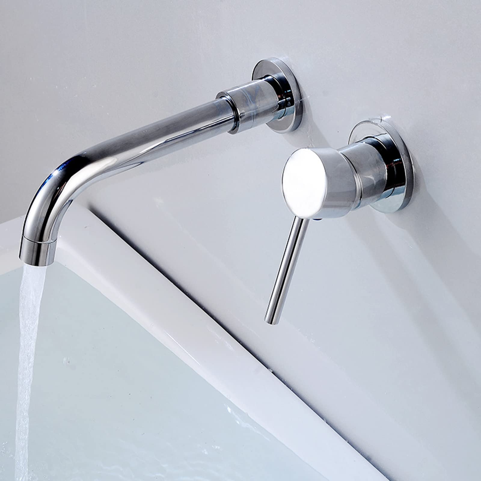 Robinet de salle de bain mural pour lavabo moderne, idéal pour un espace vasque épuré et propre
