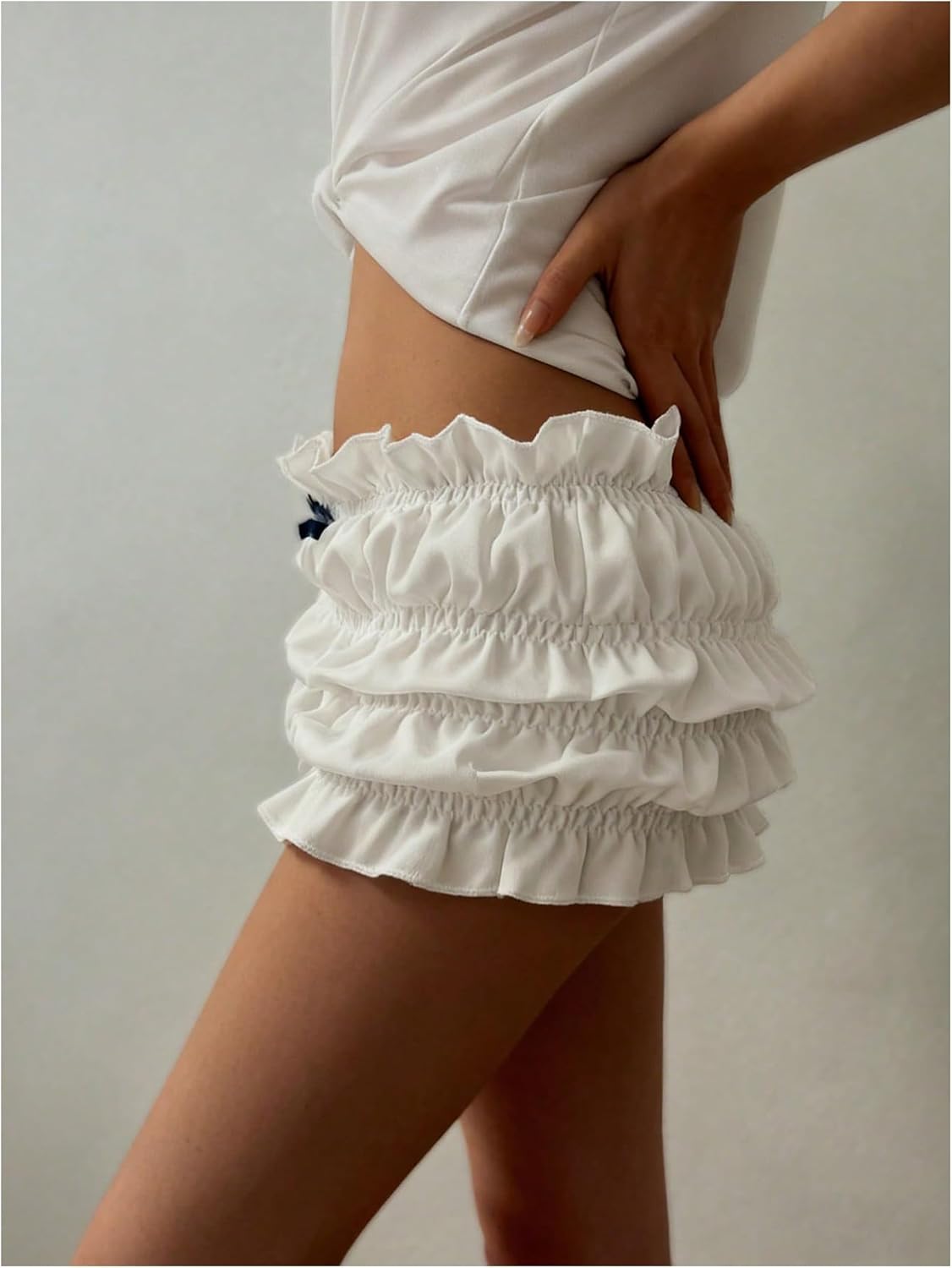 SOLY HUX Women's Cute Ruffle Mini Shorts Y2k Bloomers Elastic Waist Bow Lolita Bottoms Micro Shorts