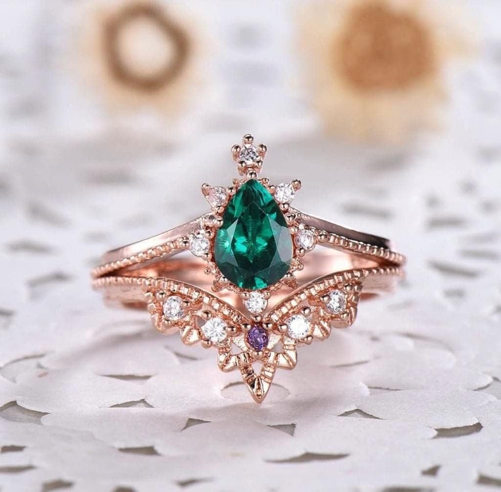 Vintage pear shape natural green emerald engagement ring set Unique rose gold wedding ring Dainty diamond promise ring set 2 pcs anniversary ring set
