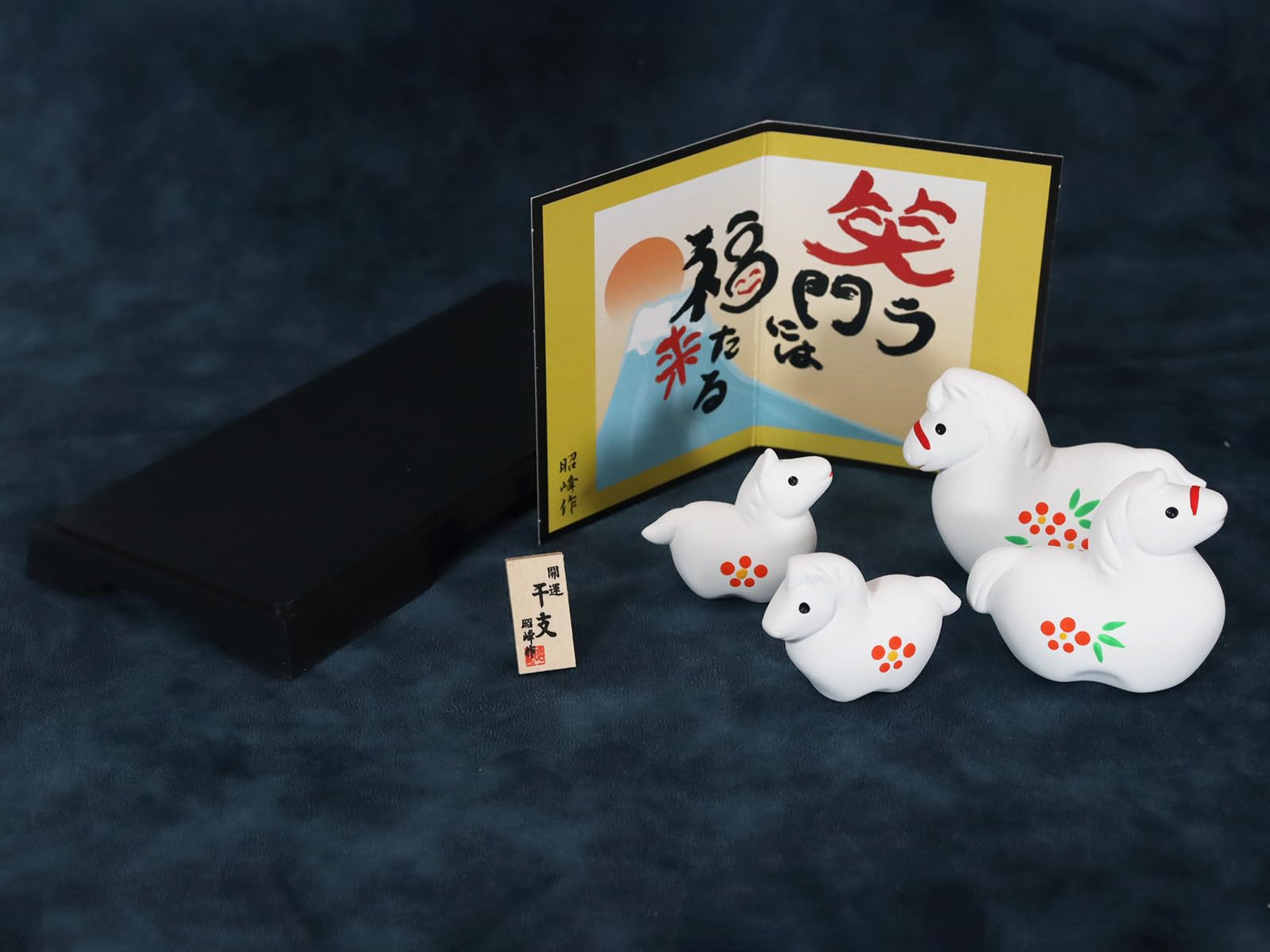 石の馬　置物　緑色石　令和8年の干支　台付き１個 石の馬 置物 緑色石 令和8年の干支 台付き 個 レクレアポア