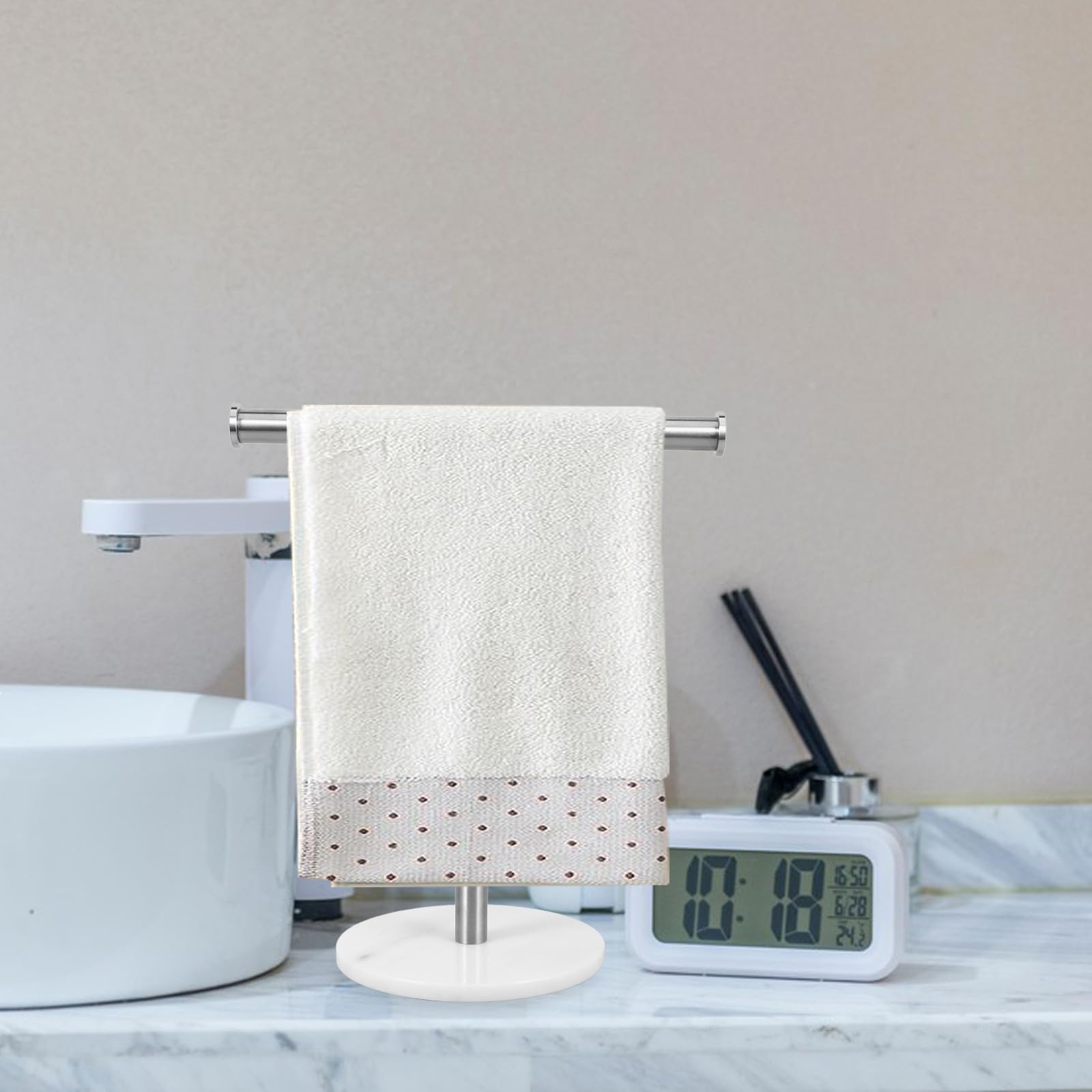 INOOMP Toallero de Sobremesa de Acero Inoxidable de 31.5 CM, Soporte para Toallas Base Antideslizante para Baño, Cocina y Dormitorio, Diseño Vertical para Ahorro de Espacio