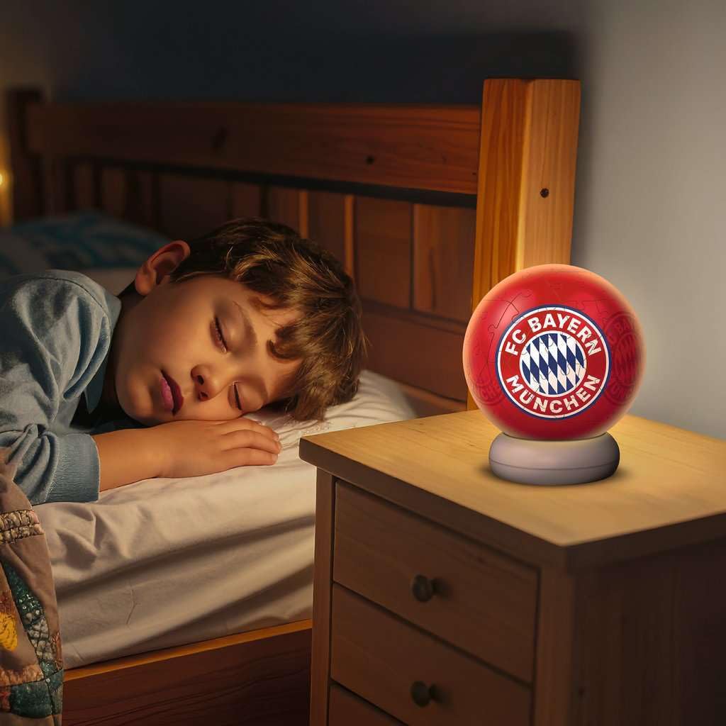 Ravensburger 3D Puzzle Nachtlicht FC Bayern München - Puzzle-Ball mit LED Nachtlicht als Nachttischlampe für Kinder ab 6 Jahren