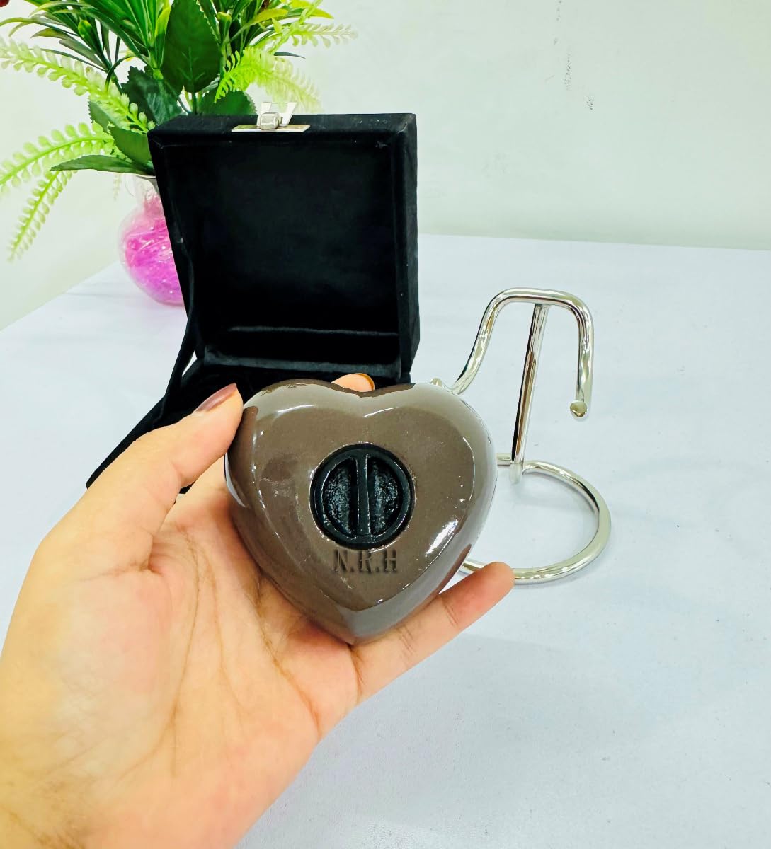 Urna con diseño de Huellas de Mascotas – Mini urna de cremación de corazón con Soporte y Caja Premium – Honra a tu ser Querido con urna en Forma de corazón Adultos