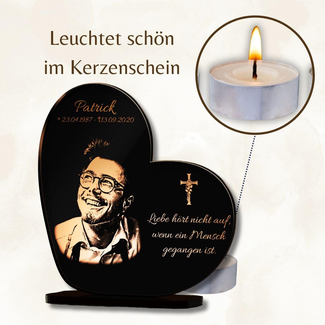 CHRISCK design Gedenktafel mit Gravur Fotogravur - Grabstein für verstorbene Menschen Herz stehend - Grabschmuck graviert für Hunde & Katzen - Grabplatte im Kerzenschein Leuchtend - Gedenkstandbilder