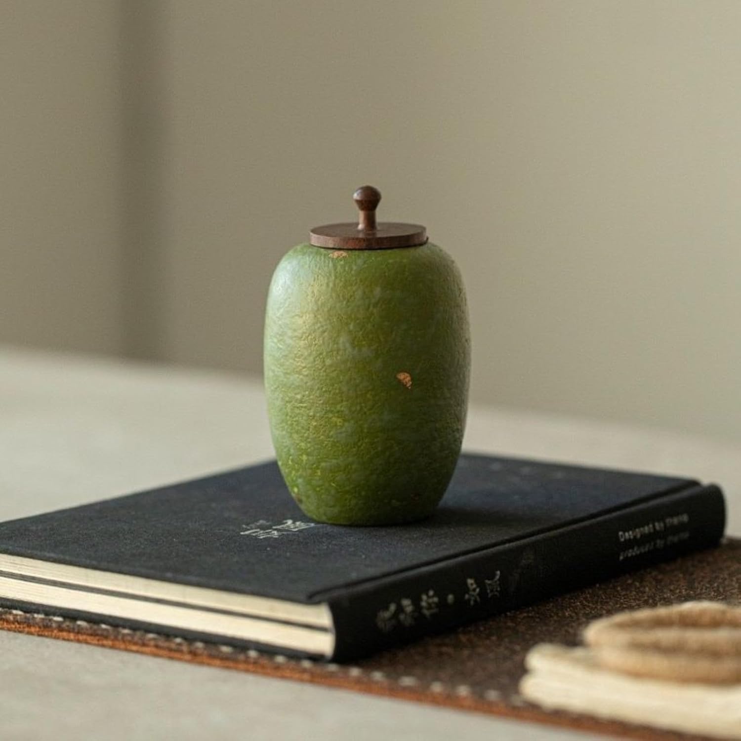 Antique-style Mini Portable Tea Canister, 110ml 3.7oz, Sealed Jar Ceramic Tea Storage Jar