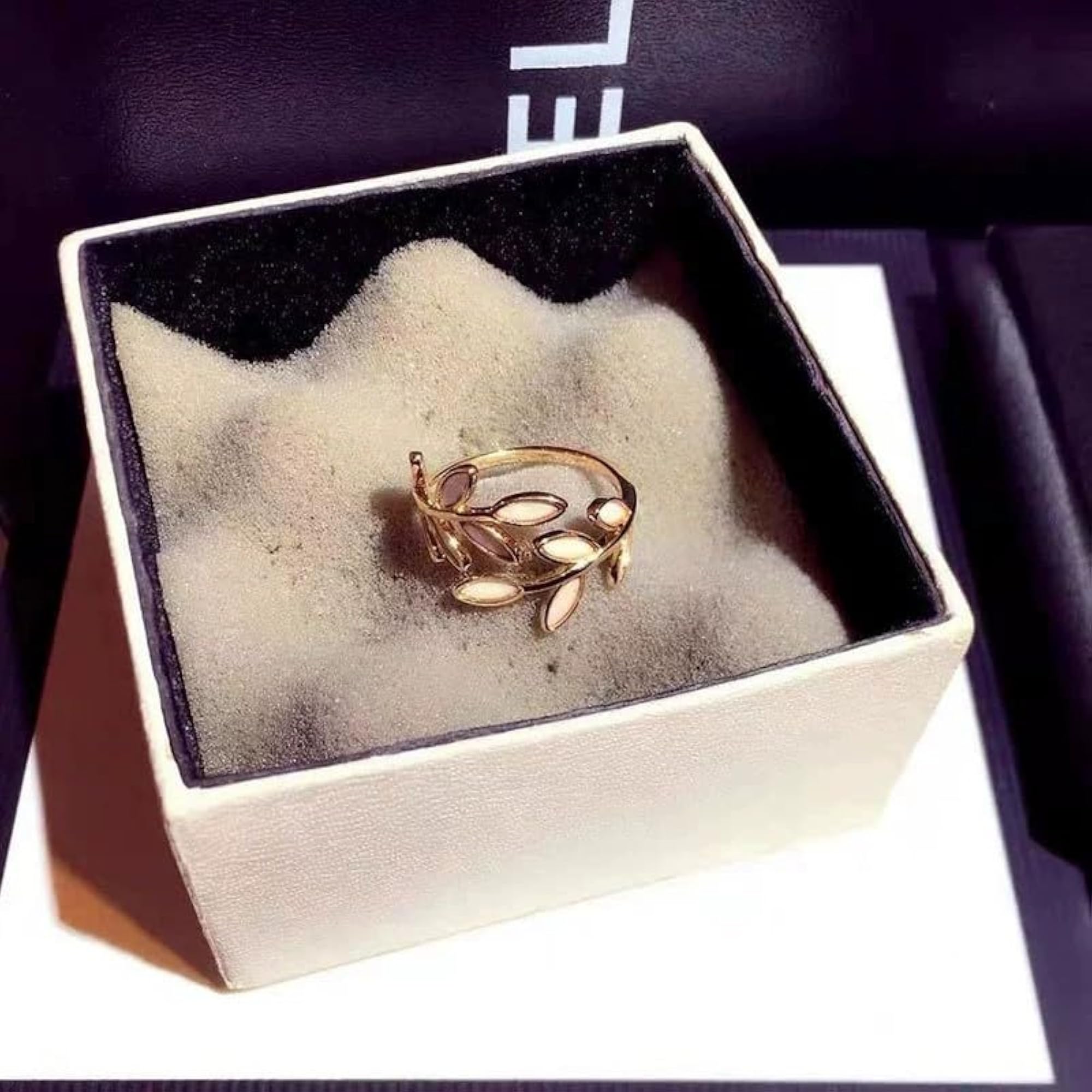 Women's White Leaf Ring, Elegant Design