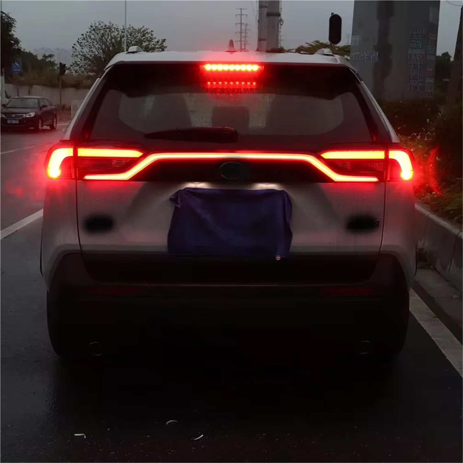 Lampa tylna zespolona 1 sztuka dla Toyota RAV4 2019~2021 Zestaw świateł tylnego zderzaka Kierunkowskaz Działający czerwony tylny światło