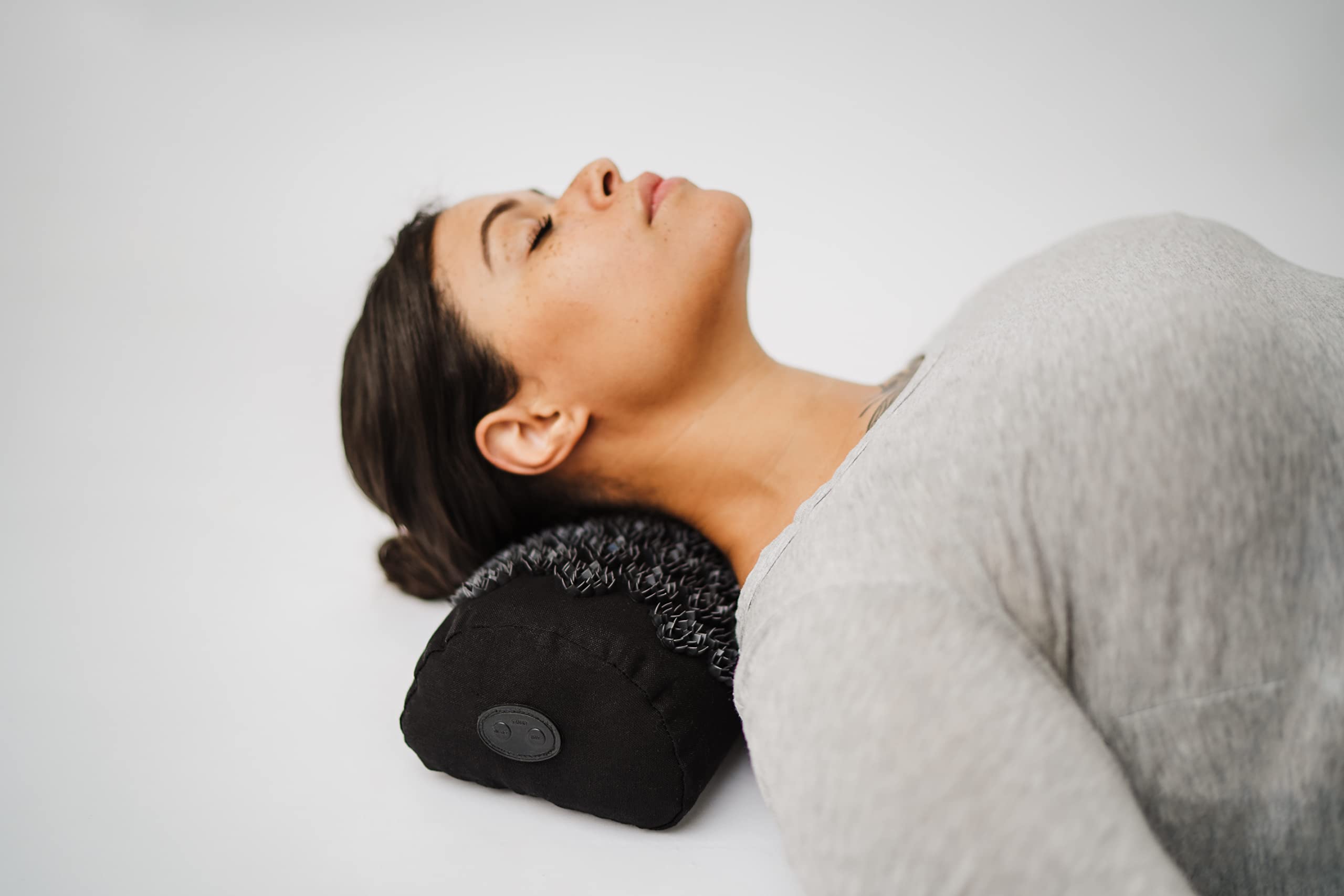 Amazon.com: Kanjo Vibrating Acupressure Pillow - Shoulder, Neck & Back  Massage Pillow with Multiple Vibration Settings - Pressure Point Pillow for  Muscle Tension & Relaxation - Helps Relieve Pain & Headaches :